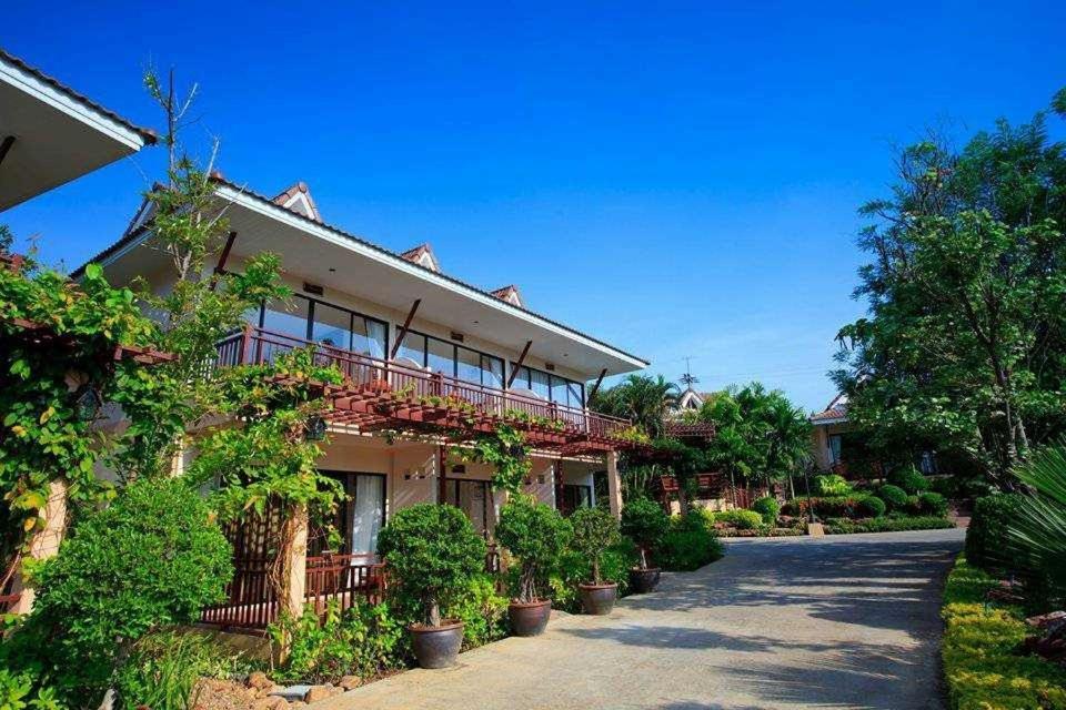 Chawalun Resort Don Tum Extérieur photo